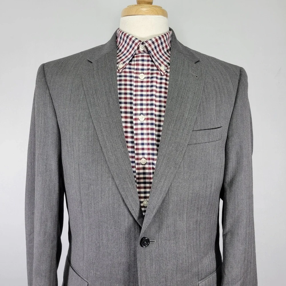 JOS A BANK Men's Sport Coat Blazer Two Button Gray Herringbone Size 41L NEW‎